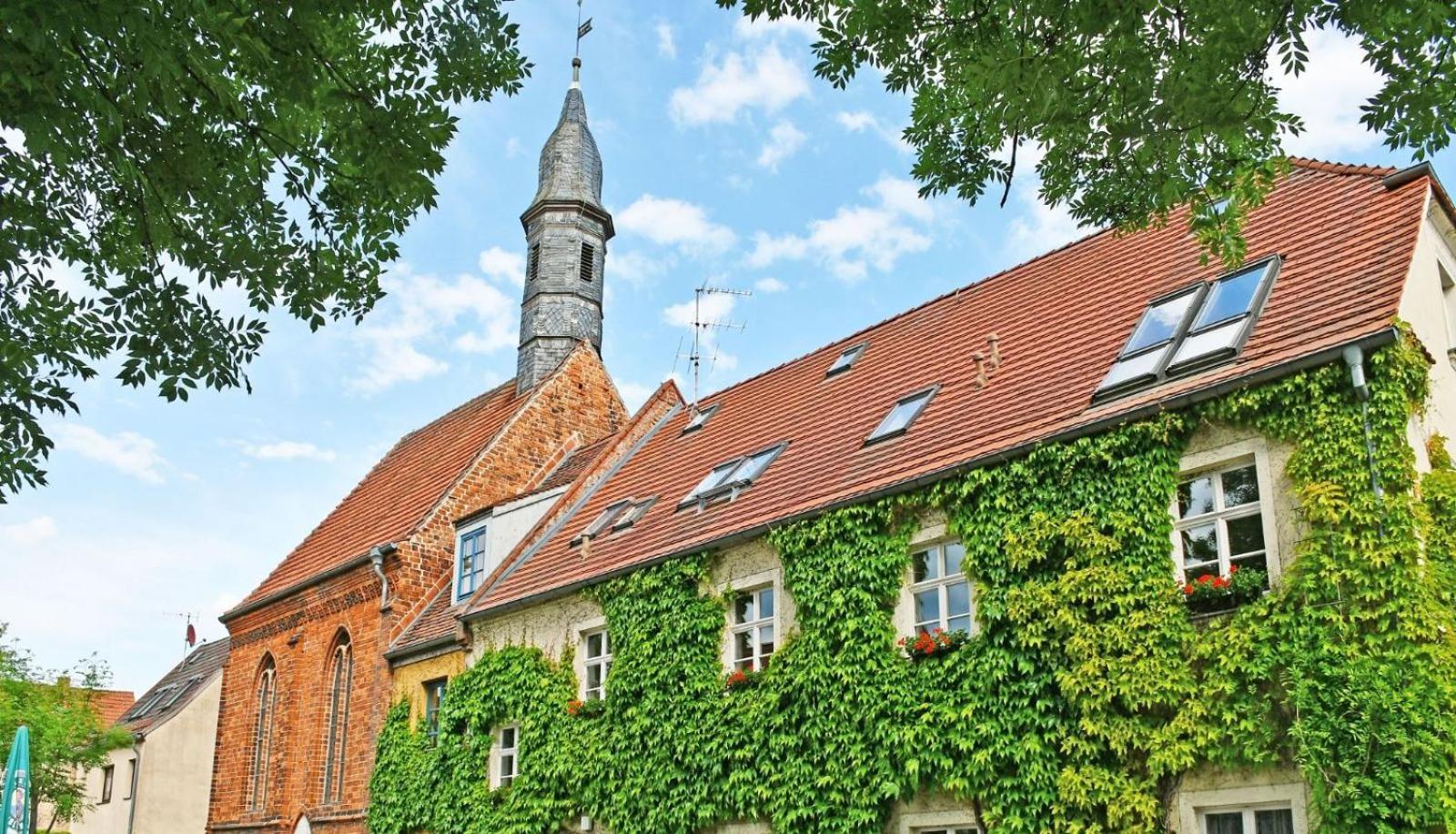 Up Hus Hotel Neuruppin Eksteriør bilde