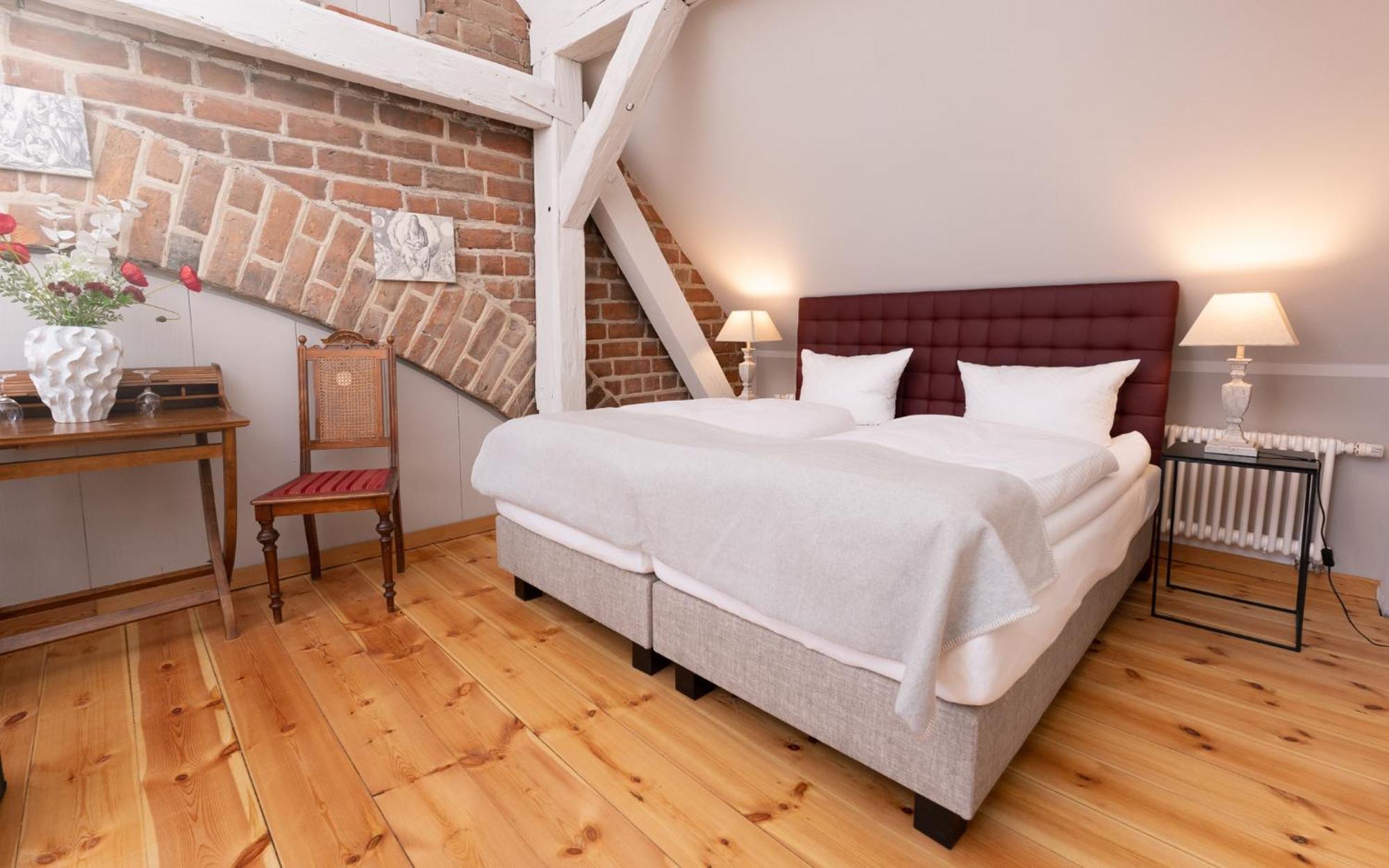 Up Hus Hotel Neuruppin Eksteriør bilde