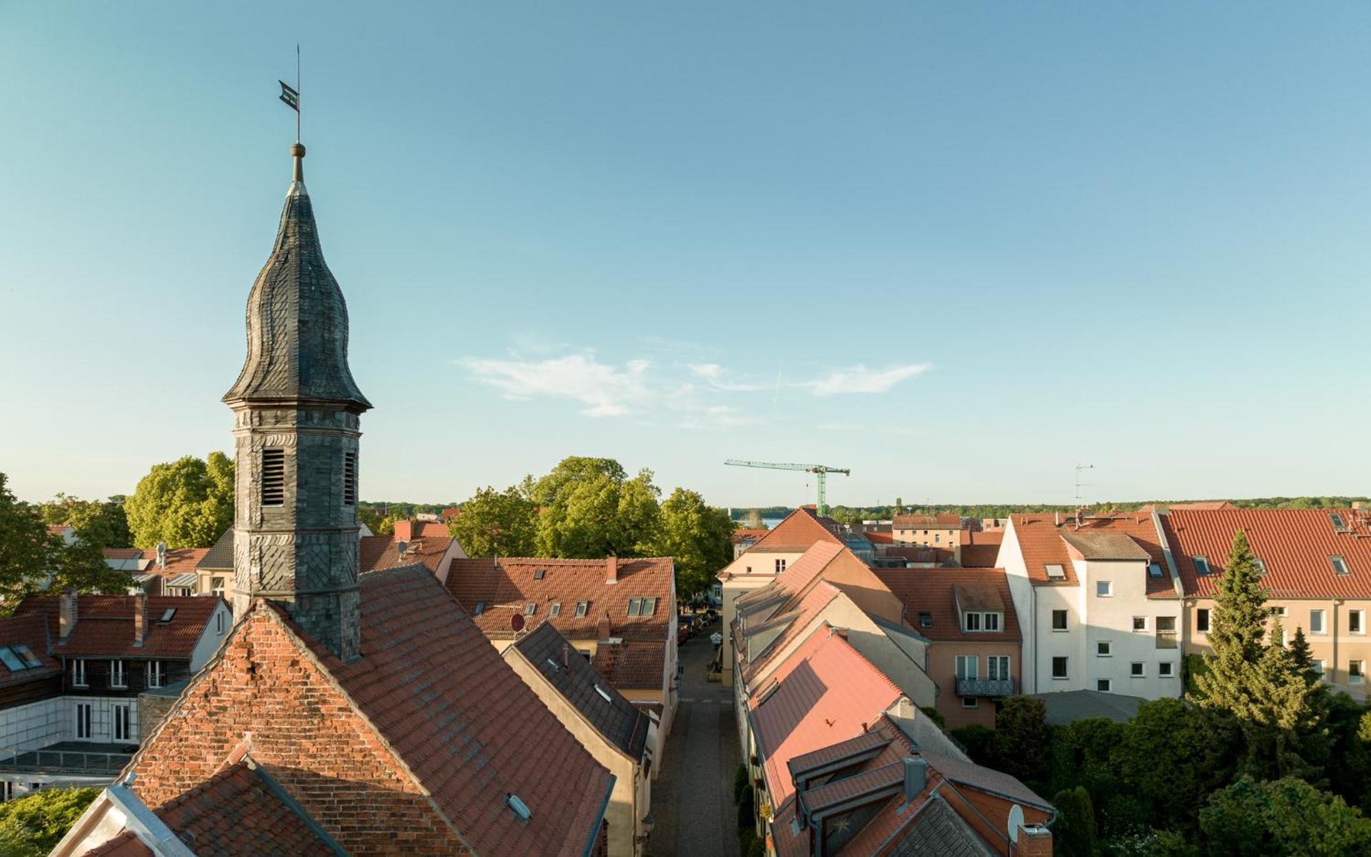Up Hus Hotel Neuruppin Eksteriør bilde